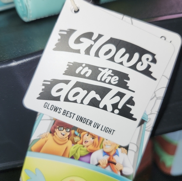 Loungefly Mystery Machine Wallet - Blue and Yellow - Picture 5 of 5